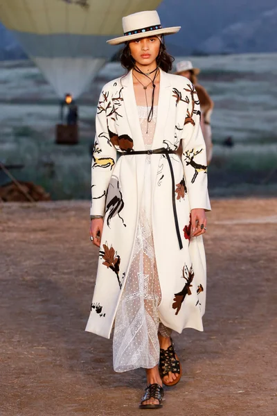 Look 24